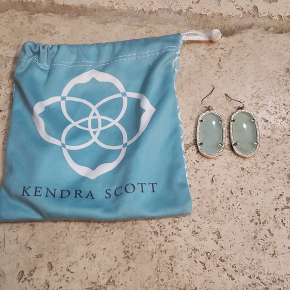 Kendra Scott Earrings - Picture 1 of 3